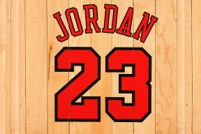 开云体育中国官网-战术重心转移是否是主教练解锁对手密集防守的常规手段，如何训练重心转移